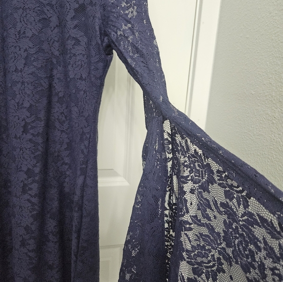 Liberty Love Lace bell sleeve Dress Large - Picture 2 of 6